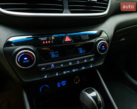 Хендай Туксон, объемом двигателя 2 л и пробегом 95 тыс. км за 21697 $, фото 16 на Automoto.ua