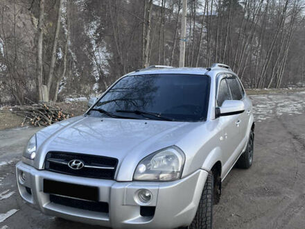 Хендай Туксон 2004 в Путиле на Automoto.ua Хендай Туксон, объемом двигателя 1.99 л и пробегом 275 тыс. км за 7000 $, фото 1 на Automoto.ua