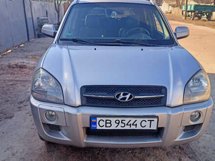 Хендай Туксон 2005 у Чернігові на Automoto.ua Хендай Туксон, об'ємом двигуна 1.98 л та пробігом 239 тис. км за 6699 $, фото 1 на Automoto.ua