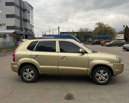 Хендай Туксон, объемом двигателя 1.98 л и пробегом 200 тыс. км за 6700 $, фото 1 на Automoto.ua