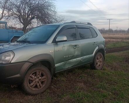 Хендай Туксон, объемом двигателя 2 л и пробегом 300 тыс. км за 6500 $, фото 1 на Automoto.ua