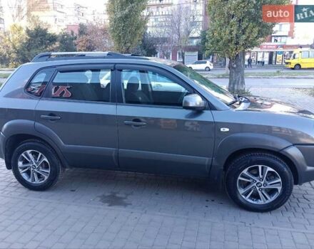 Хендай Туксон, объемом двигателя 2 л и пробегом 216 тыс. км за 8200 $, фото 1 на Automoto.ua