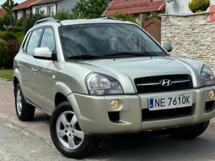 Хендай Туксон 2008 в Киеве на Automoto.ua Хендай Туксон, объемом двигателя 2 л и пробегом 242 тыс. км за 5800 $, фото 1 на Automoto.ua