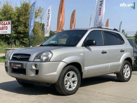 Хендай Туксон, объемом двигателя 2 л и пробегом 196 тыс. км за 7955 $, фото 1 на Automoto.ua