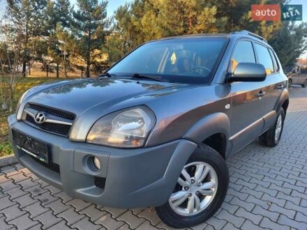 Хендай Туксон, объемом двигателя 2 л и пробегом 213 тыс. км за 10400 $, фото 1 на Automoto.ua