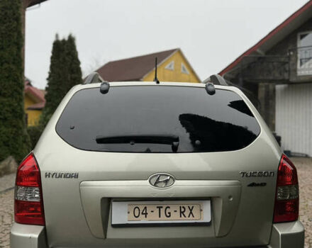 Жовтий Хендай Туксон, об'ємом двигуна 1.98 л та пробігом 192 тис. км за 6800 $, фото 4 на Automoto.ua