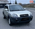 Желтый Хендай Туксон, объемом двигателя 2 л и пробегом 202 тыс. км за 7550 $, фото 1 на Automoto.ua