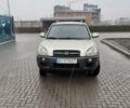 Желтый Хендай Туксон, объемом двигателя 2 л и пробегом 207 тыс. км за 8200 $, фото 1 на Automoto.ua