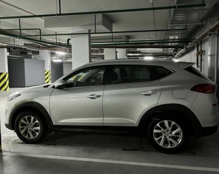 Серый Хендай Туксон, объемом двигателя 2 л и пробегом 93 тыс. км за 23000 $, фото 1 на Automoto.ua