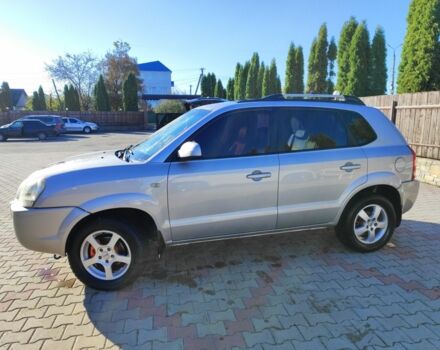 Серый Хендай Туксон, объемом двигателя 2 л и пробегом 178 тыс. км за 6200 $, фото 6 на Automoto.ua