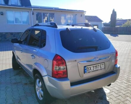 Серый Хендай Туксон, объемом двигателя 2 л и пробегом 178 тыс. км за 6200 $, фото 4 на Automoto.ua