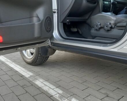 Серый Хендай Туксон, объемом двигателя 2 л и пробегом 207 тыс. км за 7500 $, фото 8 на Automoto.ua