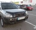 Серый Хендай Туксон, объемом двигателя 2 л и пробегом 207 тыс. км за 7500 $, фото 1 на Automoto.ua