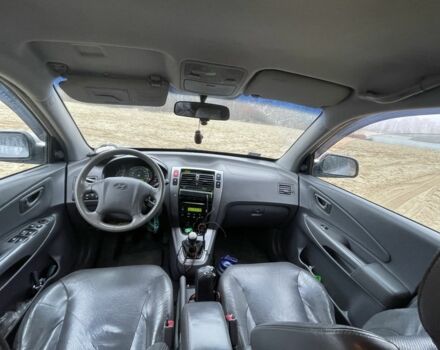 Серый Хендай Туксон, объемом двигателя 2 л и пробегом 267 тыс. км за 4300 $, фото 10 на Automoto.ua