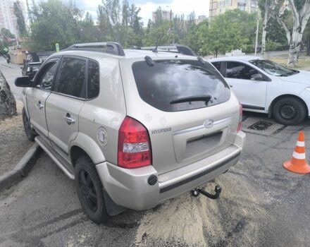 Хендай Туксон 2007 в Днепре (Днепропетровске) на Automoto.ua Серый Хендай Туксон, объемом двигателя 0 л и пробегом 200 тыс. км за 2020 $, фото 7 на Automoto.ua