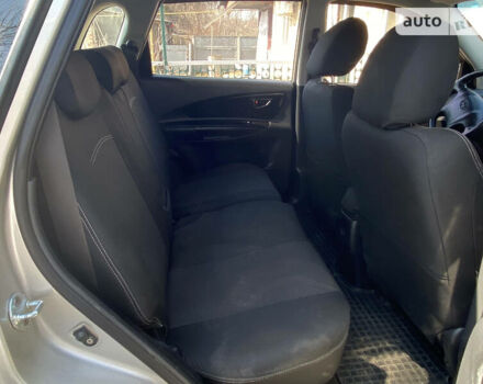 Серый Хендай Туксон, объемом двигателя 2 л и пробегом 211 тыс. км за 5300 $, фото 7 на Automoto.ua