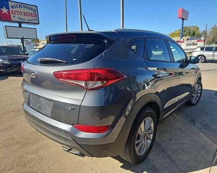 Серый Хендай Туксон, объемом двигателя 0 л и пробегом 90 тыс. км за 5000 $, фото 2 на Automoto.ua