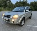Серый Хендай Туксон, объемом двигателя 2 л и пробегом 218 тыс. км за 8794 $, фото 1 на Automoto.ua