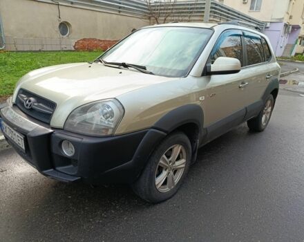 Серый Хендай Туксон, объемом двигателя 2 л и пробегом 285 тыс. км за 7600 $, фото 3 на Automoto.ua