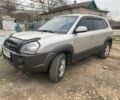 Сірий Хендай Туксон, об'ємом двигуна 2 л та пробігом 215 тис. км за 8500 $, фото 1 на Automoto.ua