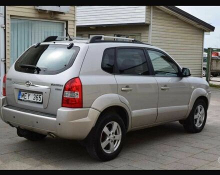 Серый Хендай Туксон, объемом двигателя 2 л и пробегом 230 тыс. км за 5500 $, фото 5 на Automoto.ua