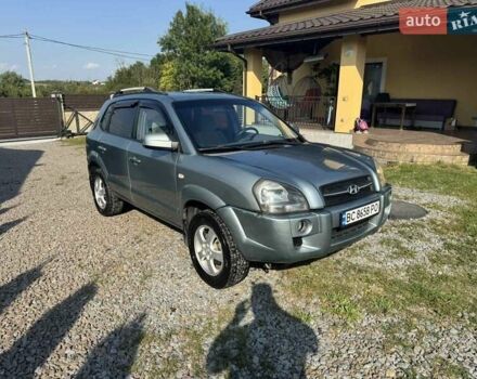 Хендай Туксон 2004 в Львове на Automoto.ua Серый Хендай Туксон, объемом двигателя 2 л и пробегом 250 тыс. км за 5200 $, фото 1 на Automoto.ua