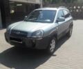 Серый Хендай Туксон, объемом двигателя 2 л и пробегом 235 тыс. км за 4600 $, фото 3 на Automoto.ua