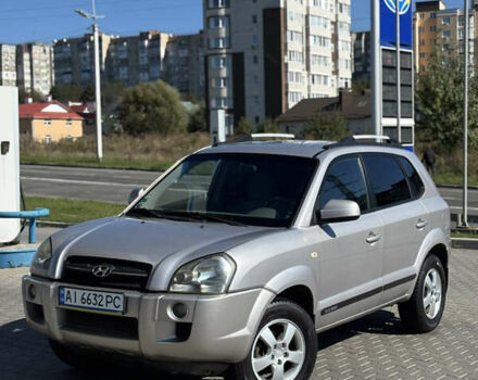 Сірий Хендай Туксон, об'ємом двигуна 2 л та пробігом 230 тис. км за 5900 $, фото 4 на Automoto.ua