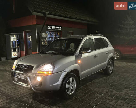 Сірий Хендай Туксон, об'ємом двигуна 2 л та пробігом 262 тис. км за 6200 $, фото 12 на Automoto.ua