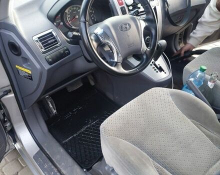 Серый Хендай Туксон, объемом двигателя 2 л и пробегом 320 тыс. км за 6400 $, фото 2 на Automoto.ua