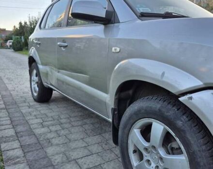 Сірий Хендай Туксон, об'ємом двигуна 1.98 л та пробігом 230 тис. км за 5500 $, фото 10 на Automoto.ua