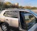 Сірий Хендай Туксон, об'ємом двигуна 2 л та пробігом 290 тис. км за 7500 $, фото 3 на Automoto.ua