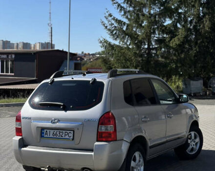 Сірий Хендай Туксон, об'ємом двигуна 2 л та пробігом 230 тис. км за 5900 $, фото 7 на Automoto.ua
