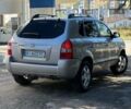 Сірий Хендай Туксон, об'ємом двигуна 2 л та пробігом 230 тис. км за 5900 $, фото 3 на Automoto.ua