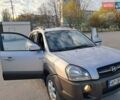 Серый Хендай Туксон, объемом двигателя 2 л и пробегом 290 тыс. км за 7500 $, фото 1 на Automoto.ua