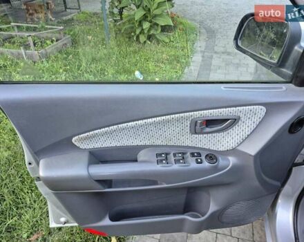 Хендай Туксон 2004 в Львове на Automoto.ua Серый Хендай Туксон, объемом двигателя 1.98 л и пробегом 230 тыс. км за 4900 $, фото 14 на Automoto.ua