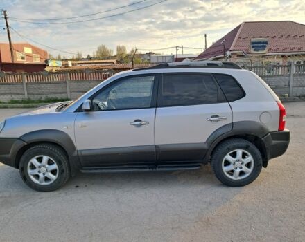 Сірий Хендай Туксон, об'ємом двигуна 2 л та пробігом 290 тис. км за 7500 $, фото 7 на Automoto.ua