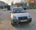 Серый Хендай Туксон, объемом двигателя 2 л и пробегом 290 тыс. км за 7500 $, фото 5 на Automoto.ua