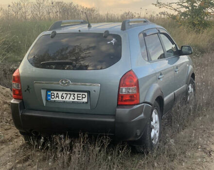 Серый Хендай Туксон, объемом двигателя 2.66 л и пробегом 297 тыс. км за 7000 $, фото 2 на Automoto.ua