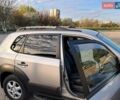 Серый Хендай Туксон, объемом двигателя 2 л и пробегом 290 тыс. км за 7500 $, фото 2 на Automoto.ua