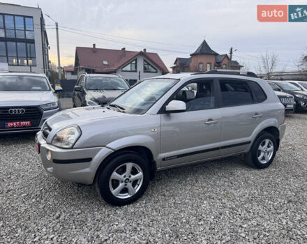 Серый Хендай Туксон, объемом двигателя 2 л и пробегом 155 тыс. км за 6989 $, фото 5 на Automoto.ua