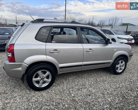 Серый Хендай Туксон, объемом двигателя 2 л и пробегом 155 тыс. км за 6989 $, фото 18 на Automoto.ua