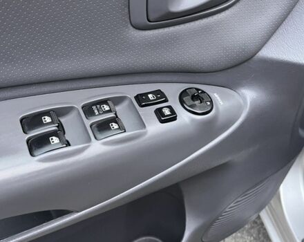 Сірий Хендай Туксон, об'ємом двигуна 2 л та пробігом 187 тис. км за 7650 $, фото 16 на Automoto.ua