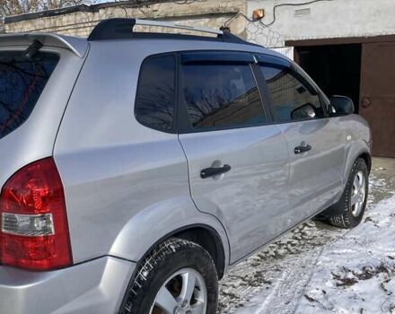 Сірий Хендай Туксон, об'ємом двигуна 1.98 л та пробігом 250 тис. км за 7900 $, фото 7 на Automoto.ua