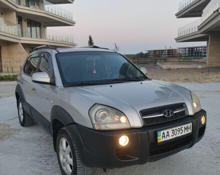 Серый Хендай Туксон, объемом двигателя 2.7 л и пробегом 258 тыс. км за 5800 $, фото 9 на Automoto.ua
