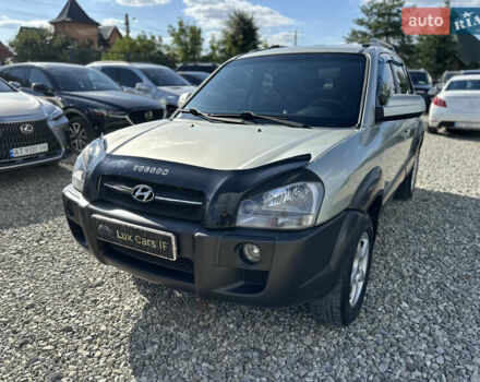 Сірий Хендай Туксон, об'ємом двигуна 1.98 л та пробігом 207 тис. км за 6900 $, фото 5 на Automoto.ua