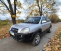 Серый Хендай Туксон, объемом двигателя 2 л и пробегом 250 тыс. км за 6900 $, фото 6 на Automoto.ua