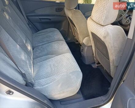 Сірий Хендай Туксон, об'ємом двигуна 2 л та пробігом 320 тис. км за 4200 $, фото 6 на Automoto.ua