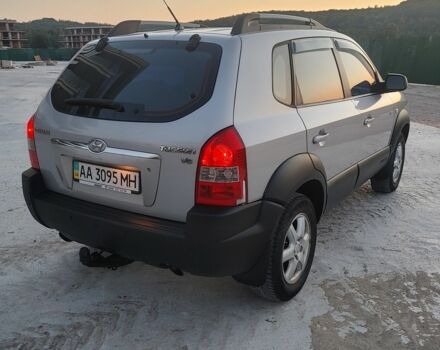 Серый Хендай Туксон, объемом двигателя 2.7 л и пробегом 258 тыс. км за 5800 $, фото 6 на Automoto.ua