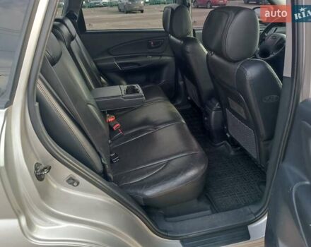 Серый Хендай Туксон, объемом двигателя 1.98 л и пробегом 181 тыс. км за 7000 $, фото 13 на Automoto.ua